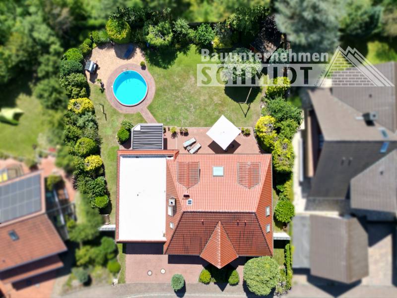 Großzügiges Wohnambiente in Waldrandlage