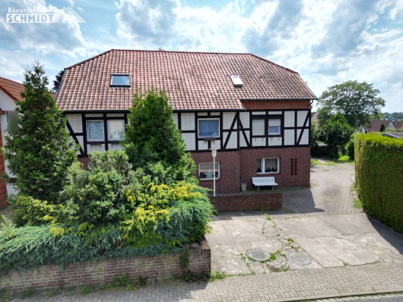 Mehrfamilienhaus mit Entwicklungspotenzial in WOB-Ehmen! Angebosverfahren* & offene Besichtigung am 19.08.2026 von 16-18 Uhr!
